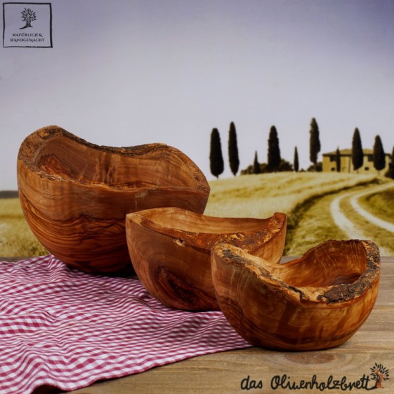 Bol en bois d'olivier avec bordure naturelle